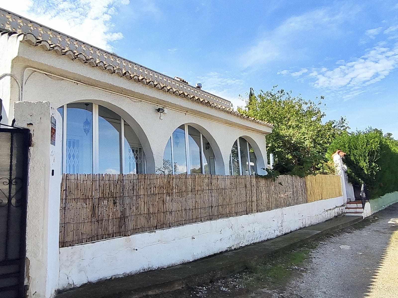 5 bedroom Finca/Country House for sale in Pedralba with pool - € 375,000 (Ref: 10158586)