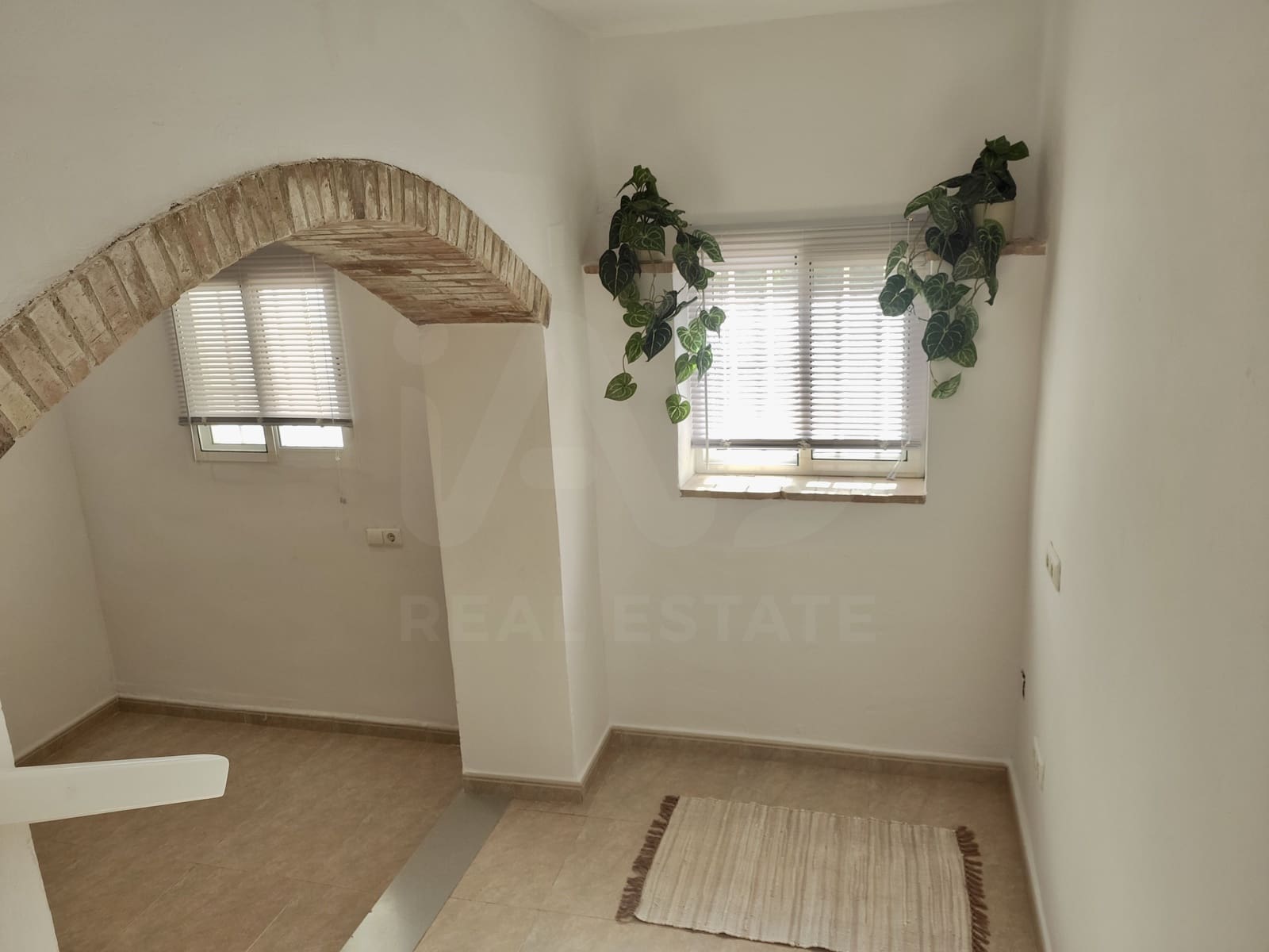 5 bedroom Finca/Country House for sale in Pedralba with pool - € 375,000 (Ref: 10158586)