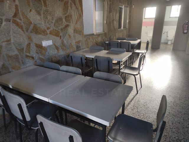 Gewerbe zu vermieten in La Bisbal del Penedès - 450 € (Ref: 10158606)
