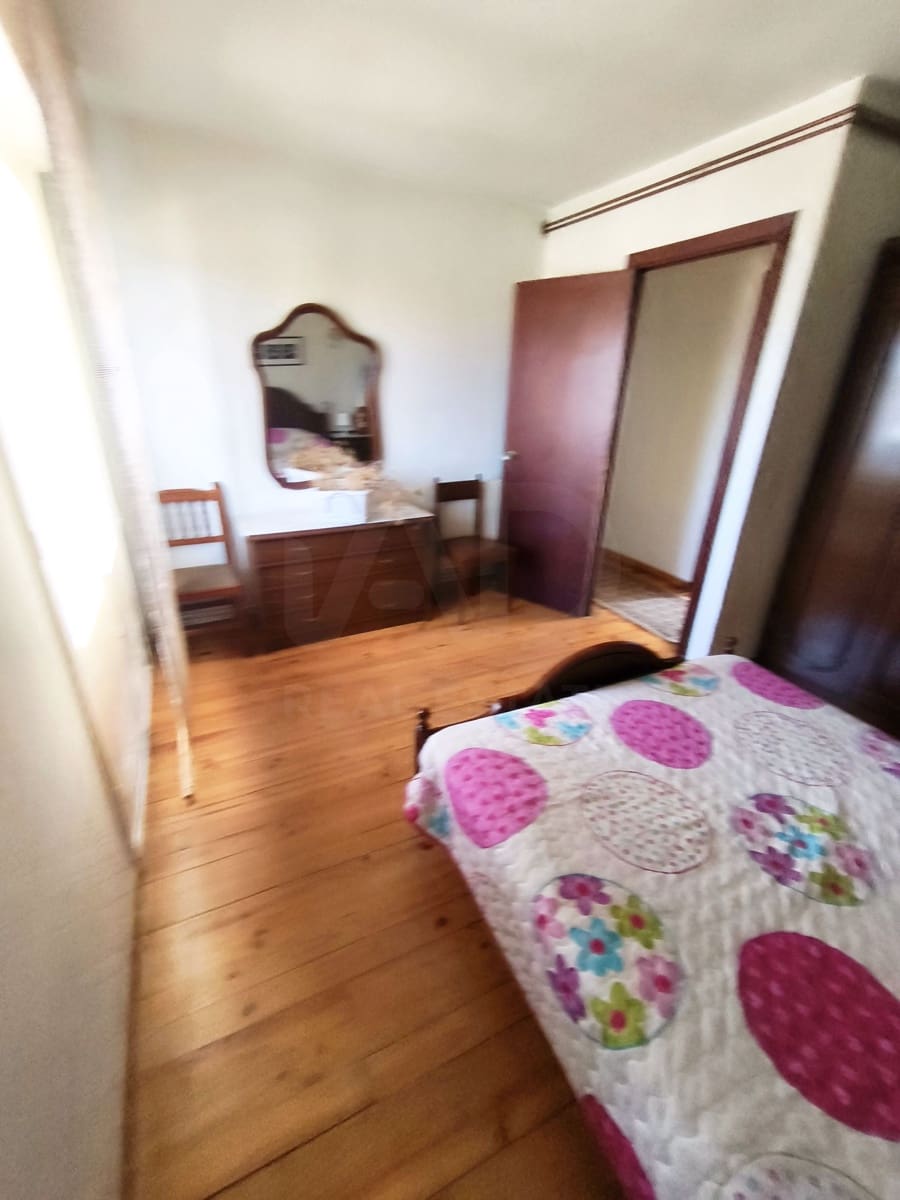 3 bedroom Apartment for rent in Almanza with garage - € 450 (Ref: 10158607)