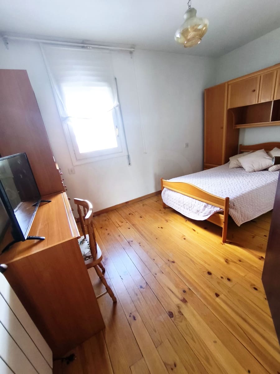 3 bedroom Apartment for rent in Almanza with garage - € 450 (Ref: 10158607)