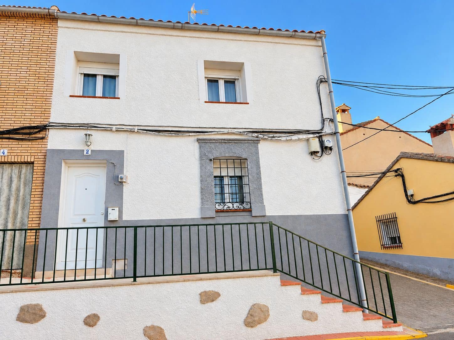 3 bedroom Townhouse for sale in Montearagon - € 42,000 (Ref: 10158608)