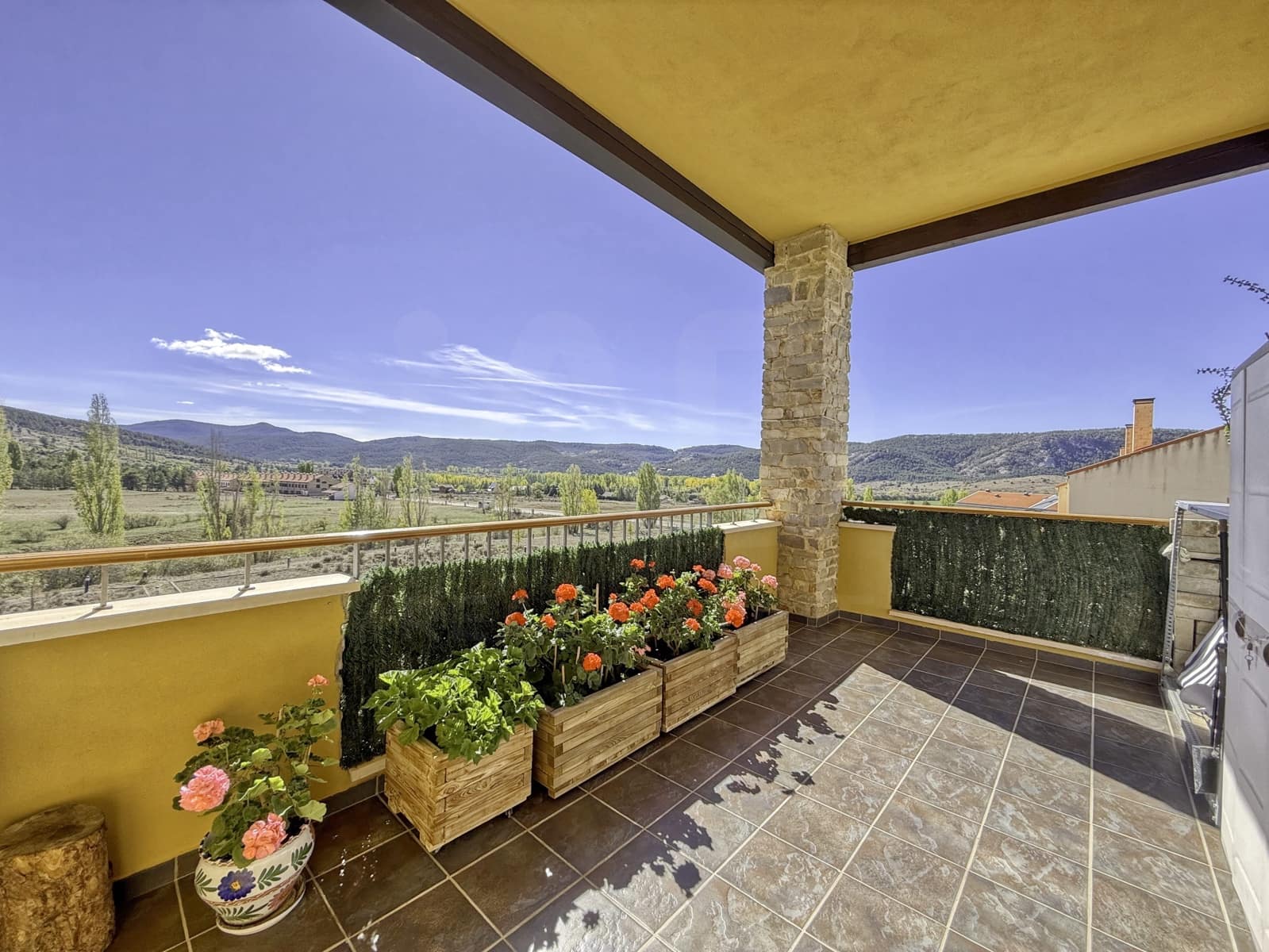 2 bedroom Apartment for sale in Alcala de la Selva with garage - € 195,000 (Ref: 10158898)