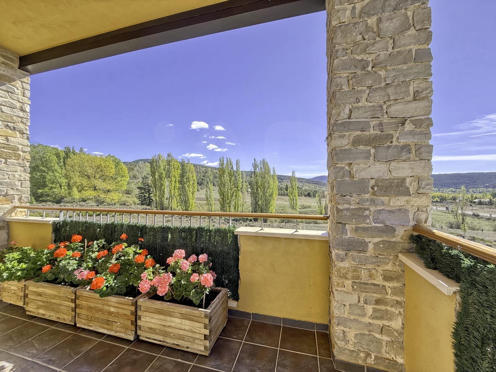 2 bedroom Apartment for sale in Alcala de la Selva with garage - € 195,000 (Ref: 10158898)