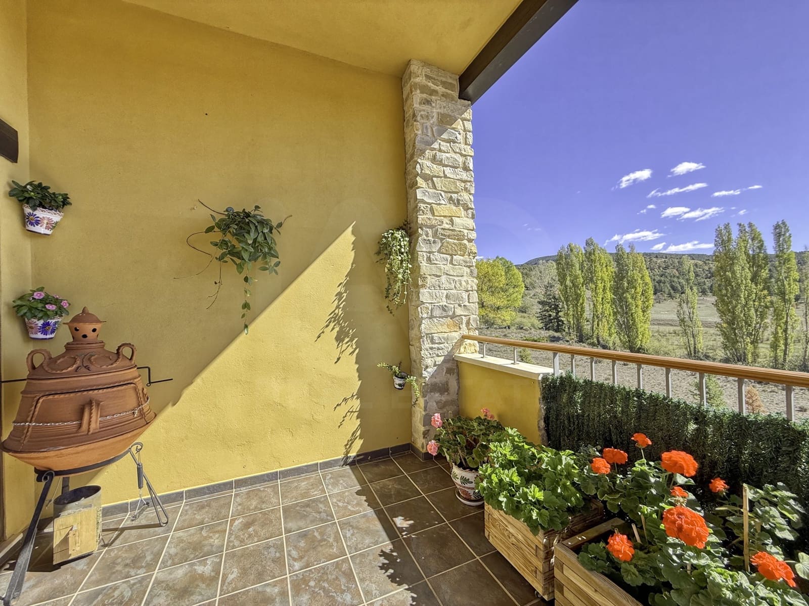 2 bedroom Apartment for sale in Alcala de la Selva with garage - € 195,000 (Ref: 10158898)