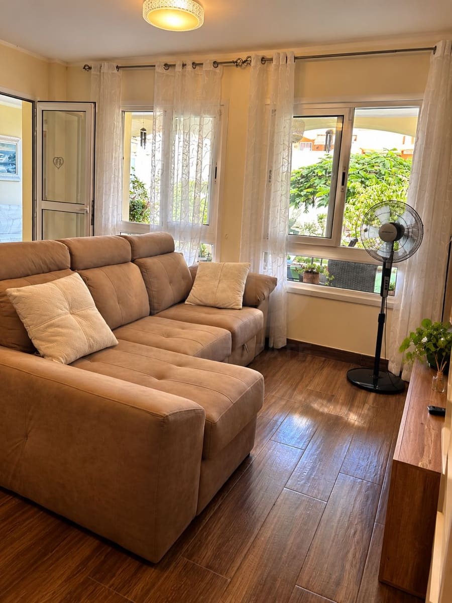 2 bedroom Apartment for sale in Corralejo with pool garage - € 325,000 (Ref: 10158901)