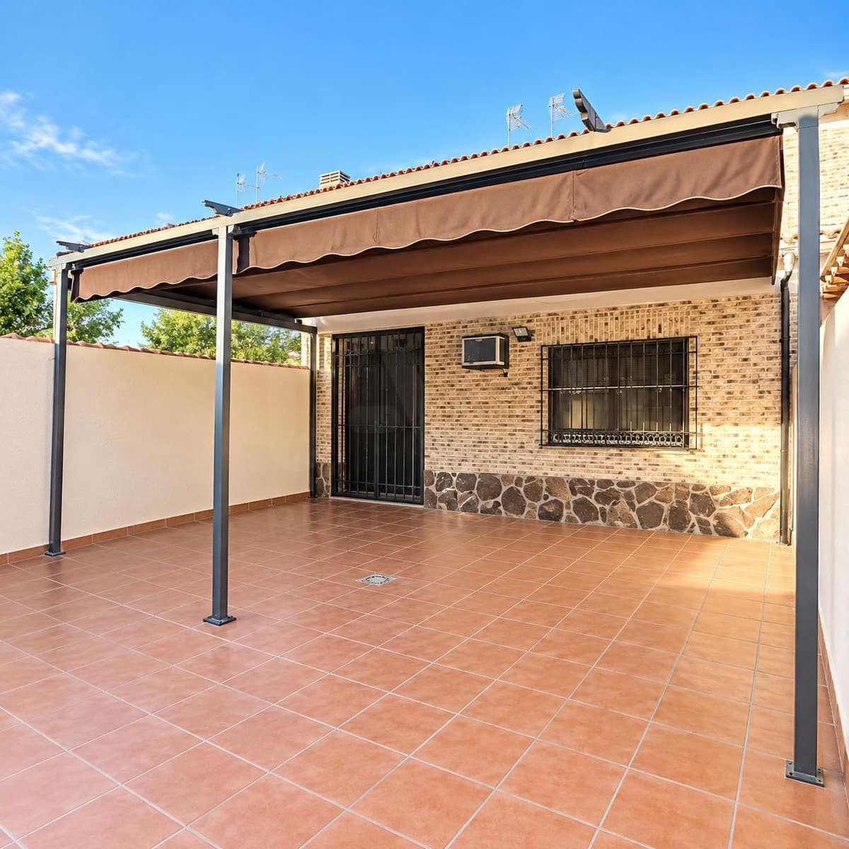 4 soveværelse Villa til salg i Ugena med garage - € 325.000 (Ref: 10159588)