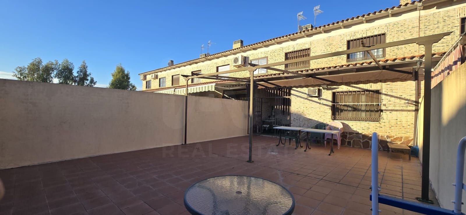 4 soveværelse Villa til salg i Ugena med garage - € 325.000 (Ref: 10159588)