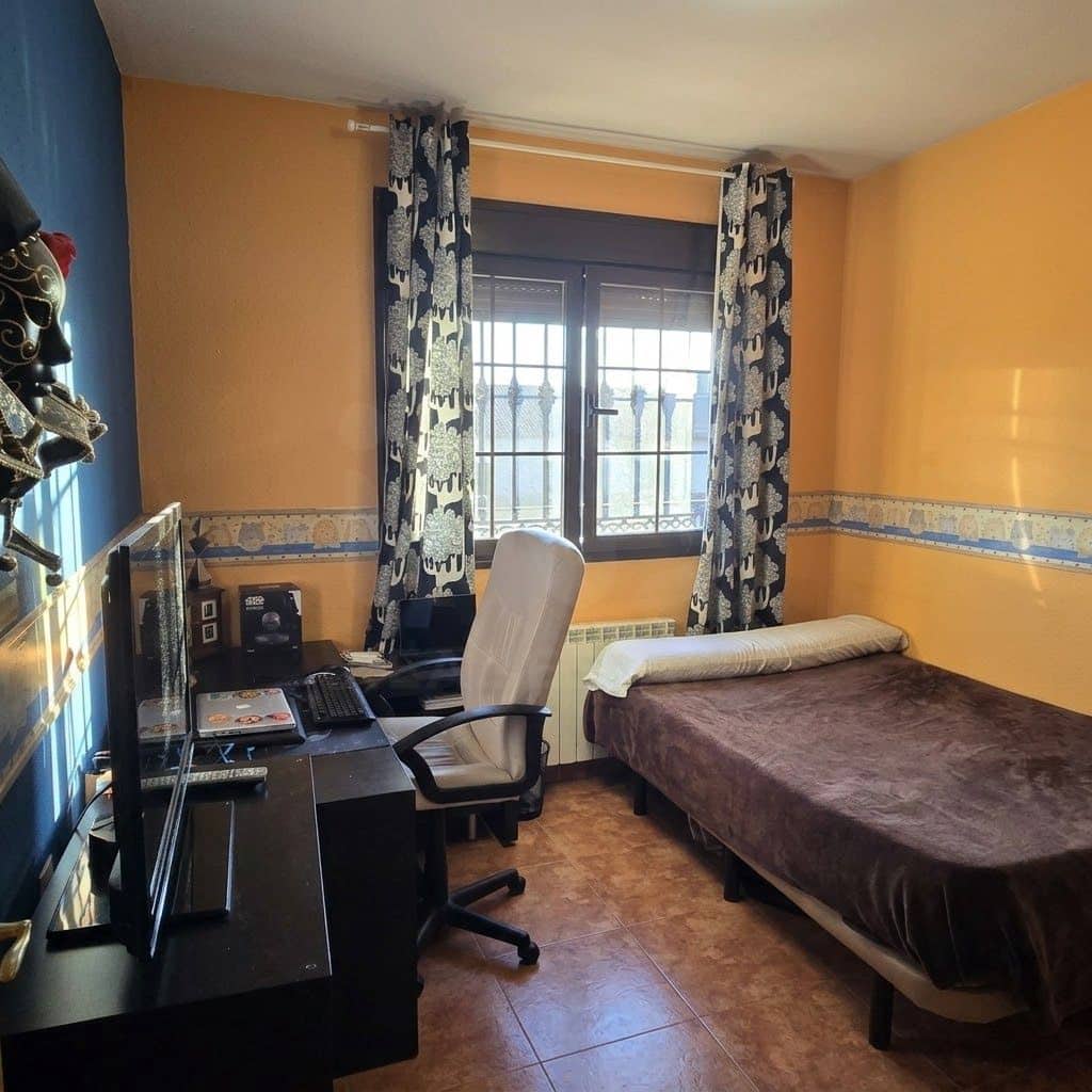 4 soveværelse Villa til salg i Ugena med garage - € 325.000 (Ref: 10159588)