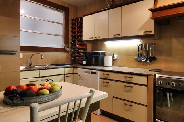 4 soveværelse Lejlighed til salg i La Nova Esquerra de L'Eixample, Barcelona by - € 675.000 (Ref: 10160819)