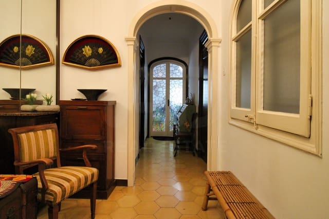 4 soveværelse Lejlighed til salg i La Nova Esquerra de L'Eixample, Barcelona by - € 675.000 (Ref: 10160819)
