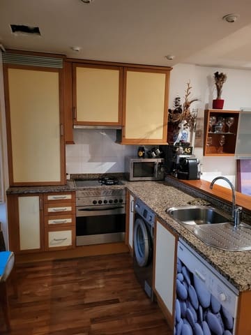 Appartement de 1 chambre à louer à Quintana, Madrid ville avec piscine - 1 400 € (Ref: 10160827)