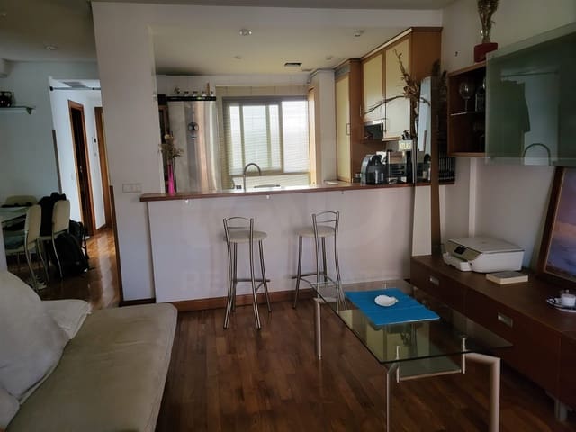 Appartement de 1 chambre à louer à Quintana, Madrid ville avec piscine - 1 400 € (Ref: 10160827)
