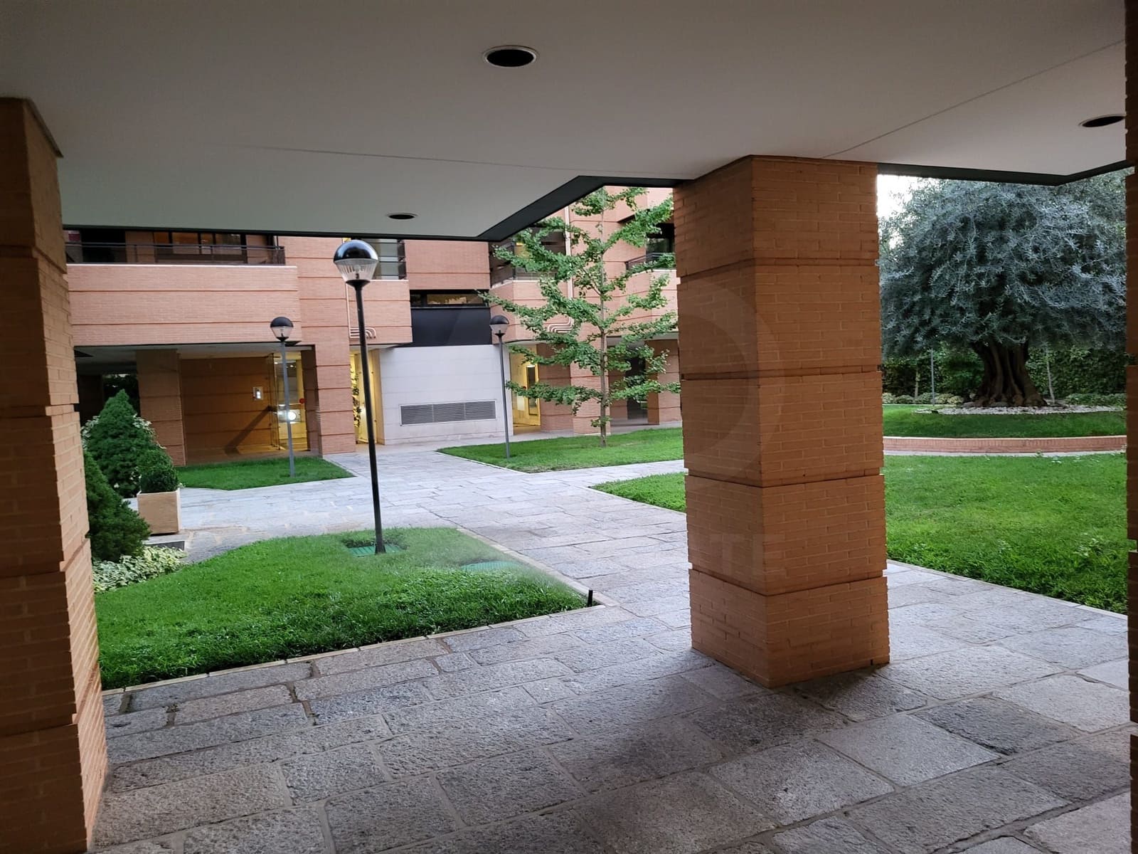 Appartement de 1 chambre à louer à Madrid ville avec piscine - 1 400 € (Ref: 10160827)