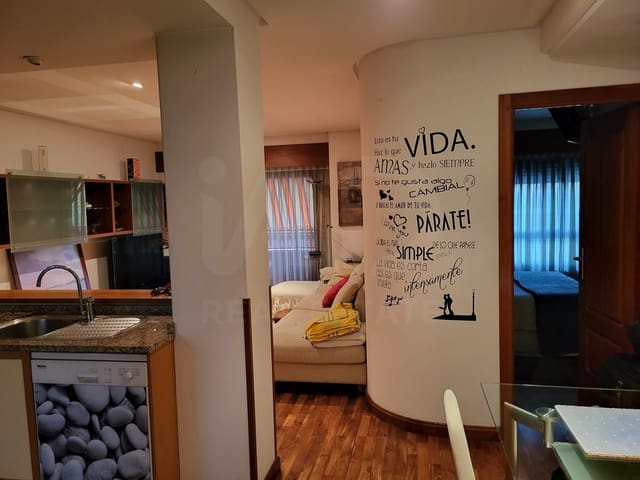 Appartement de 1 chambre à louer à Quintana, Madrid ville avec piscine - 1 400 € (Ref: 10160827)