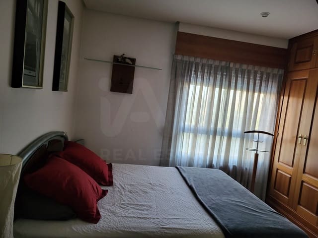 Appartement de 1 chambre à louer à Quintana, Madrid ville avec piscine - 1 400 € (Ref: 10160827)