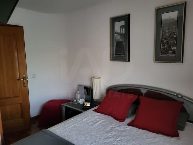 Appartement de 1 chambre à louer à Quintana, Madrid ville avec piscine - 1 400 € (Ref: 10160827)