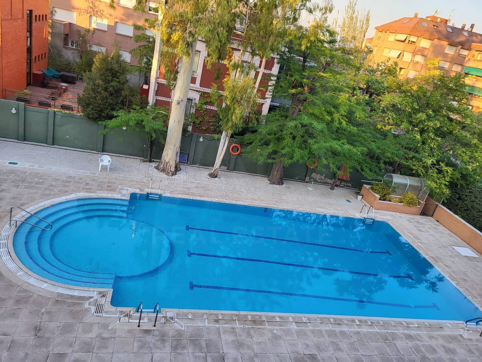 Appartement de 1 chambre à louer à Madrid ville avec piscine - 1 400 € (Ref: 10160827)