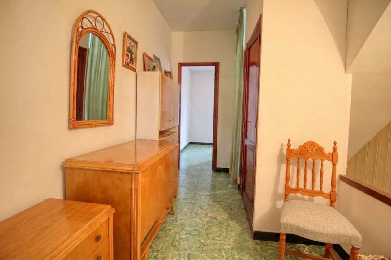 Byhus til salg i Oliva - € 80.000 (Ref: 10160830)