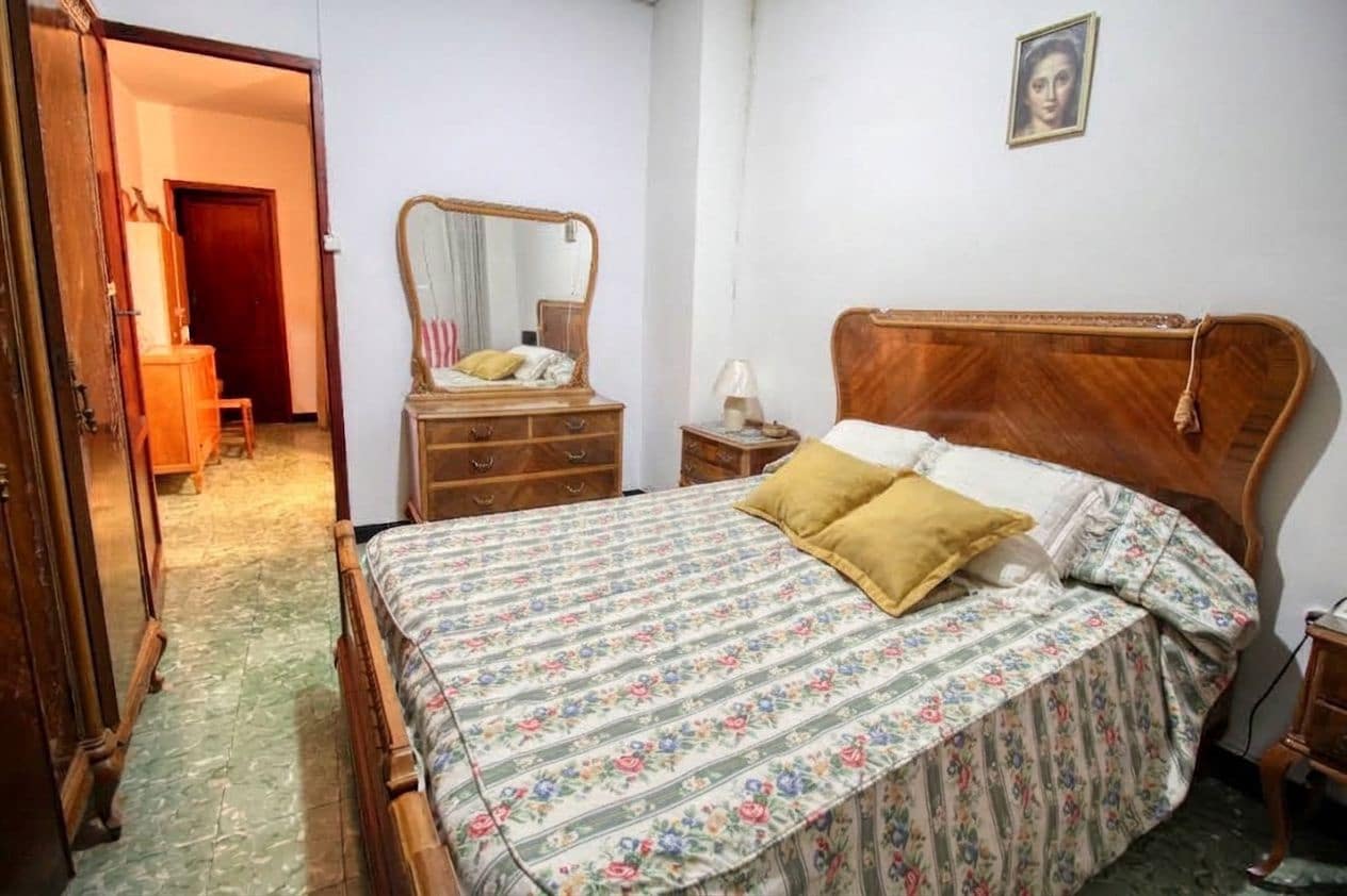 Byhus til salg i Oliva - € 80.000 (Ref: 10160830)