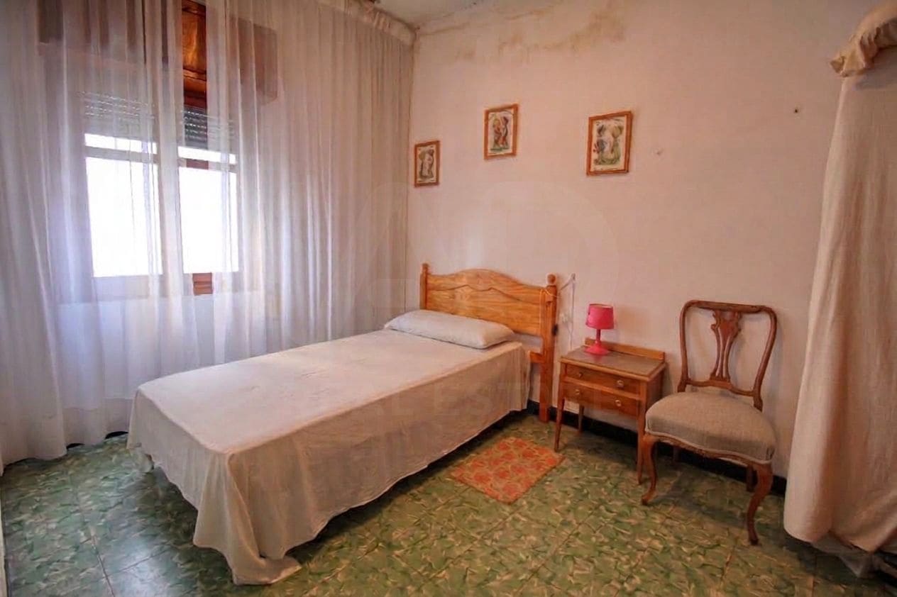 Byhus til salg i Oliva - € 80.000 (Ref: 10160830)