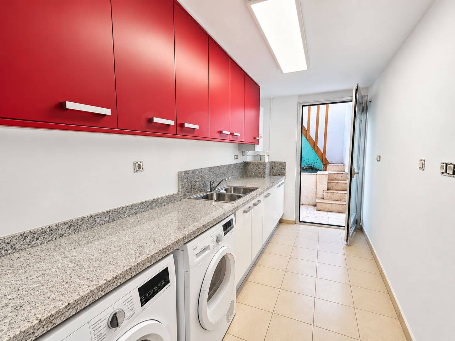 3 bedroom Terraced Villa for sale in Chiva with pool garage - € 480,000 (Ref: 10161492)