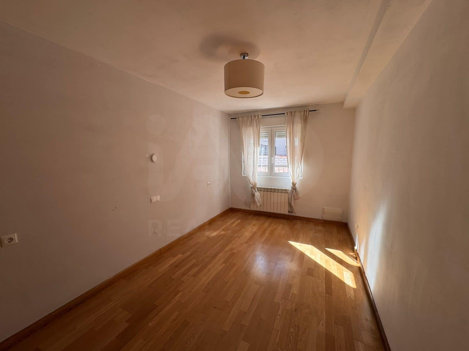 2 bedroom Apartment for sale in San Andres del Rabanedo with garage - € 175,000 (Ref: 10161994)