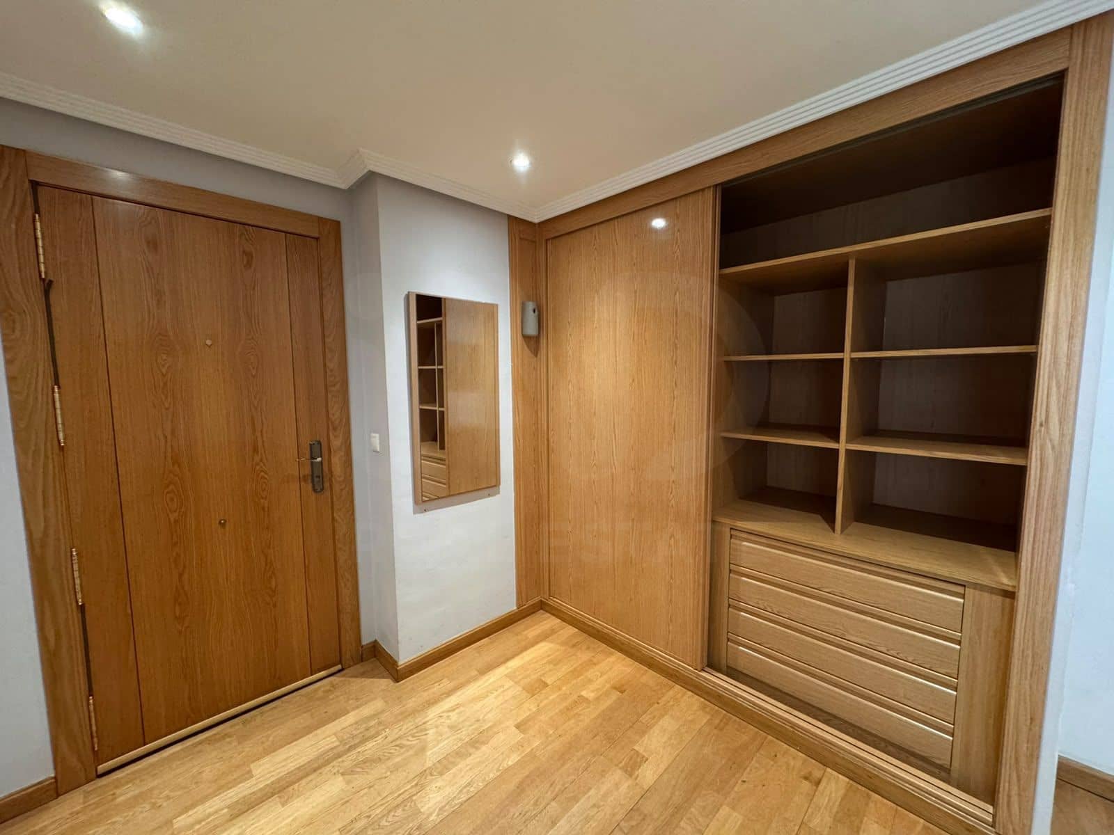 2 bedroom Apartment for sale in San Andres del Rabanedo with garage - € 175,000 (Ref: 10161994)