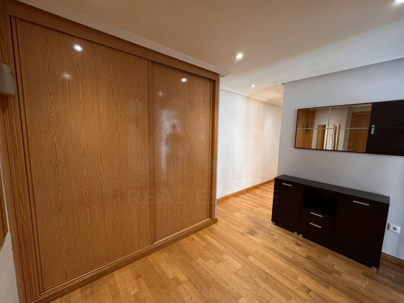 2 bedroom Apartment for sale in San Andres del Rabanedo with garage - € 175,000 (Ref: 10161994)