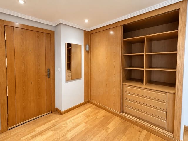 Apartamento de 2 habitaciones en San Andrés del Rabanedo en venta con garaje - 175.000 € (Ref: 10161994)