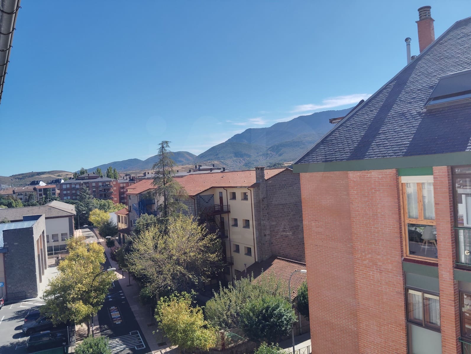 Apartment for sale in Jaca - € 267,000 (Ref: 10162248)