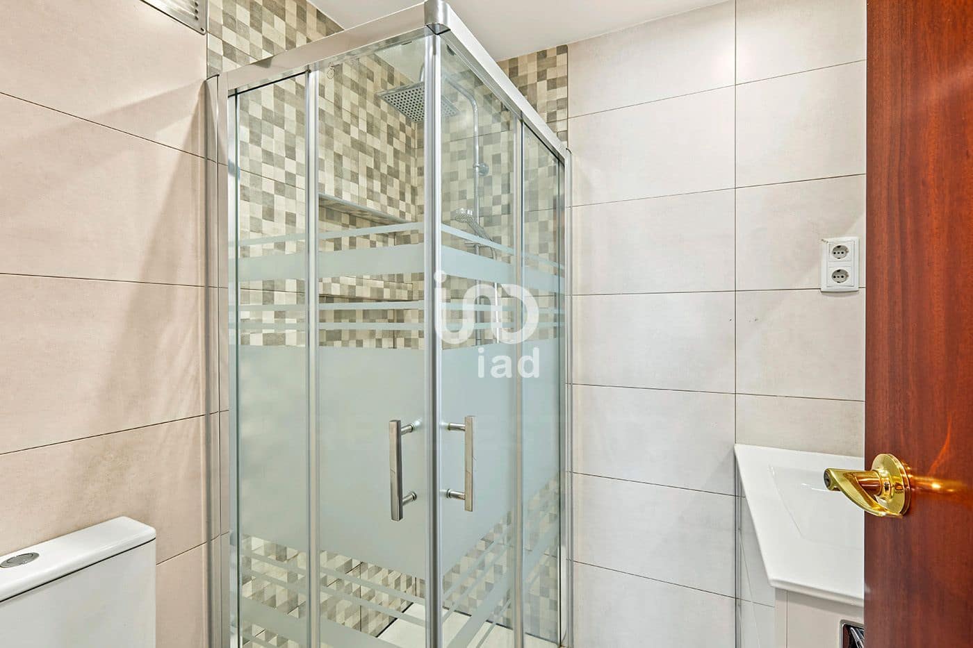 4 bedroom Apartment for sale in Terrassa with garage - € 289,000 (Ref: 10162580)