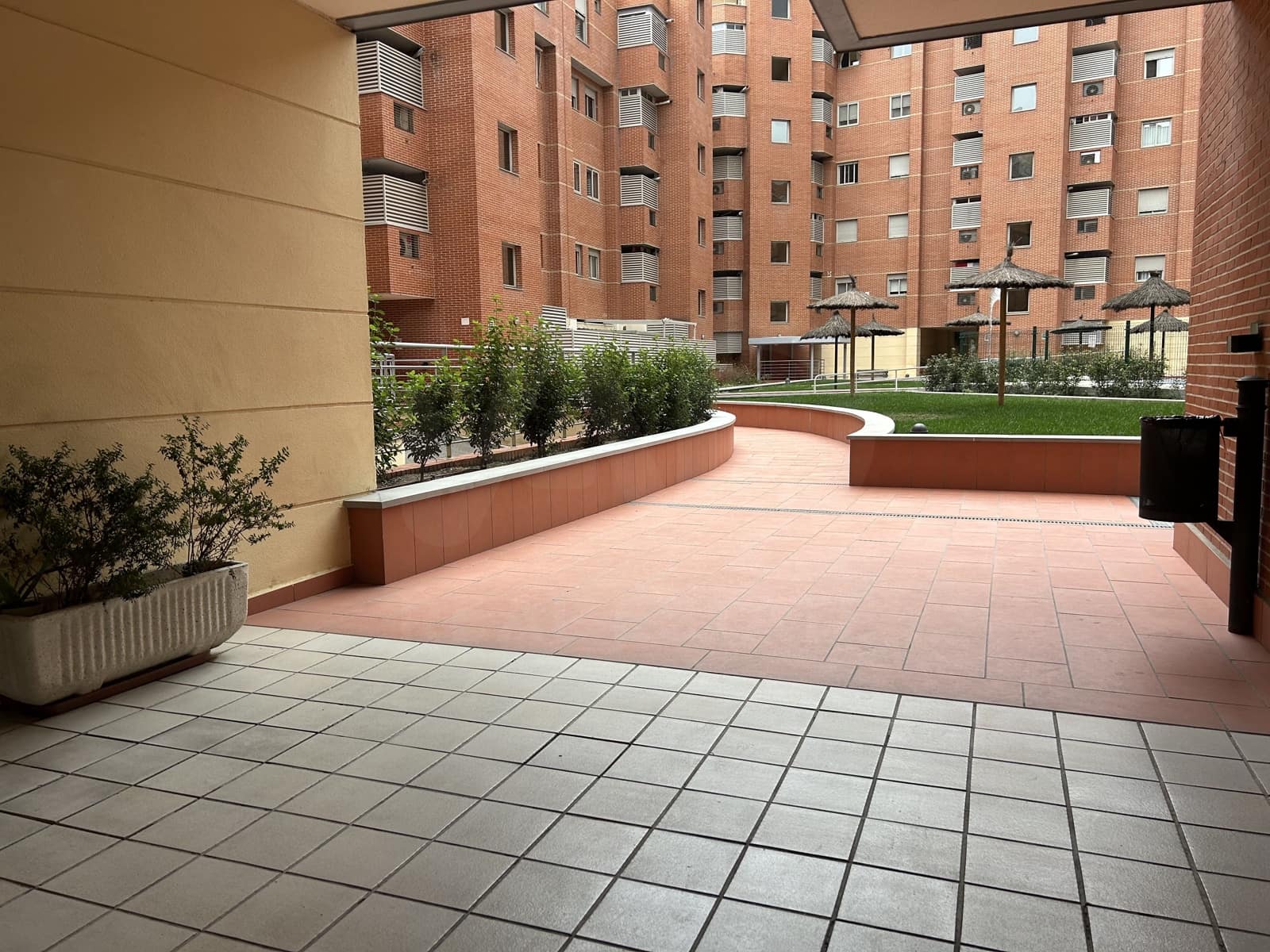 1 bedroom Apartment for rent in Madrid city with pool garage - € 1,400 (Ref: 10162585)
