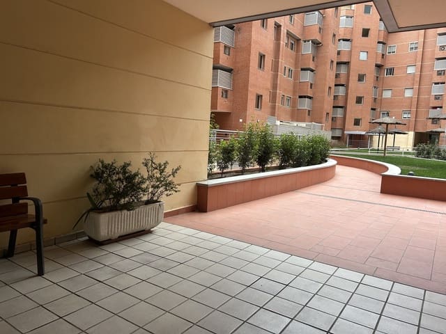 1 bedroom Apartment for rent in Legazpi, Madrid city with pool garage - € 1,400 (Ref: 10162585)
