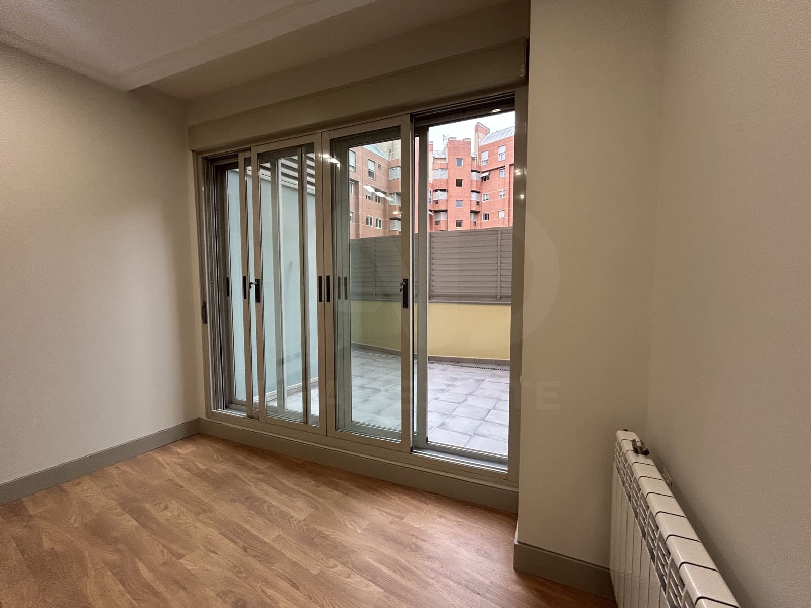 1 bedroom Apartment for rent in Madrid city with pool garage - € 1,400 (Ref: 10162585)