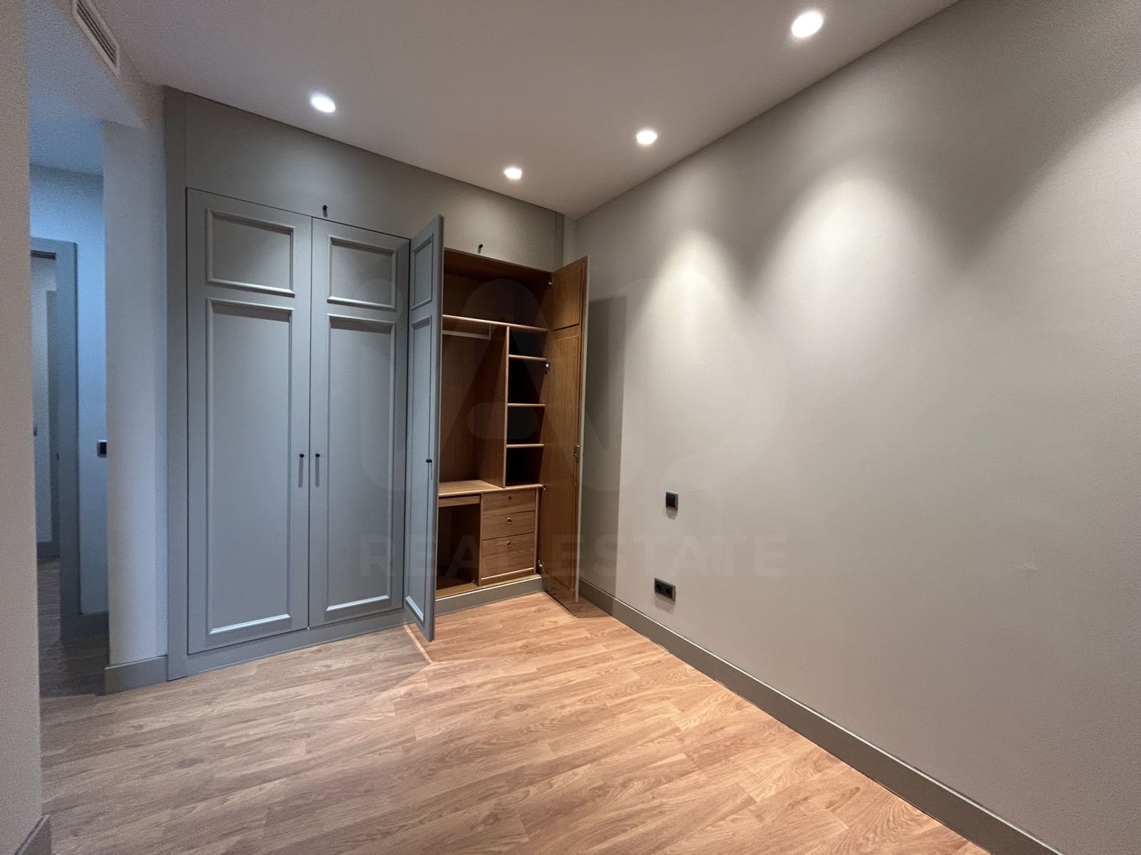 1 bedroom Apartment for rent in Madrid city with pool garage - € 1,400 (Ref: 10162585)