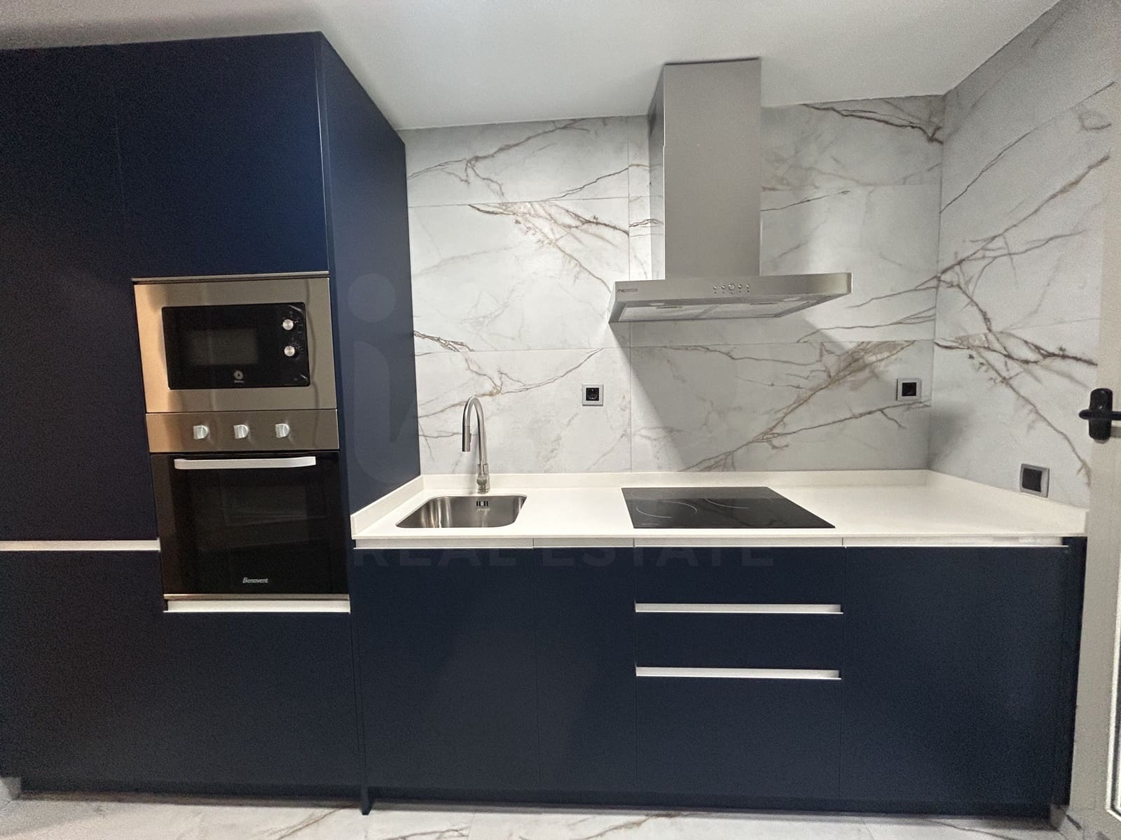1 bedroom Apartment for rent in Madrid city with pool garage - € 1,400 (Ref: 10162585)