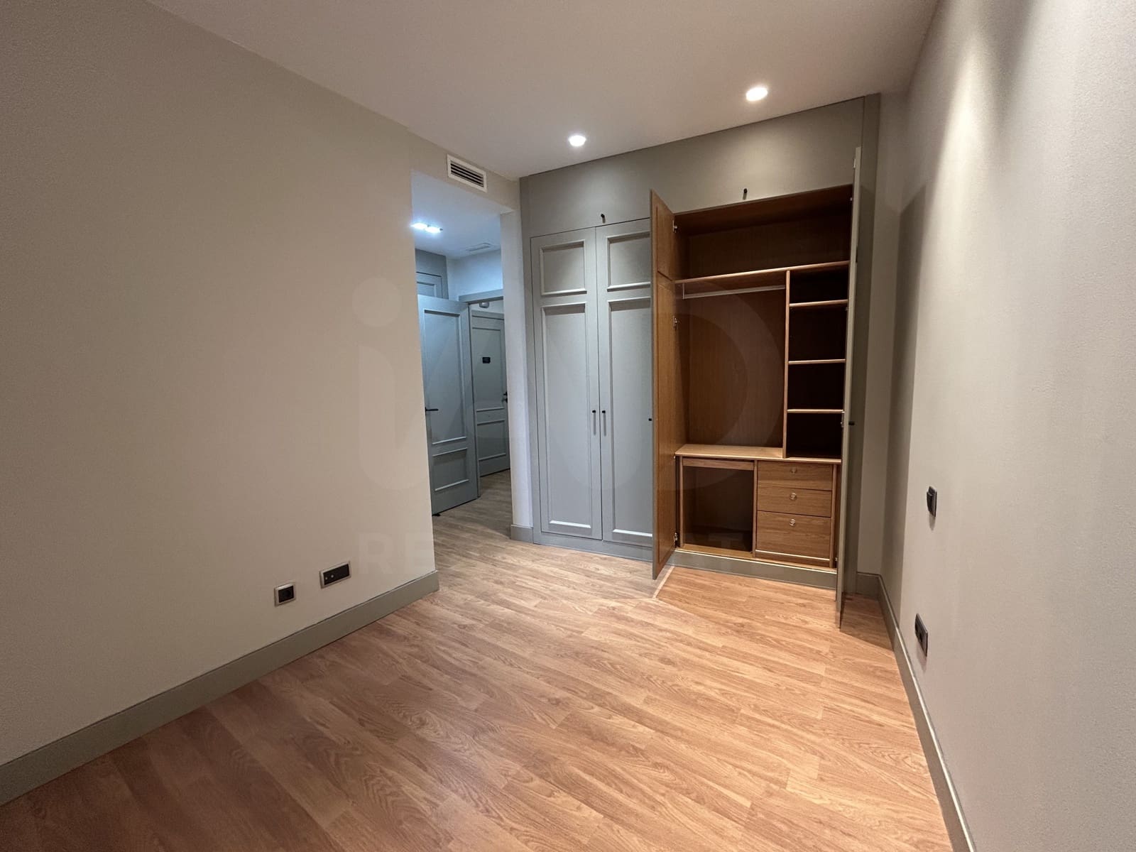 1 bedroom Apartment for rent in Madrid city with pool garage - € 1,400 (Ref: 10162585)