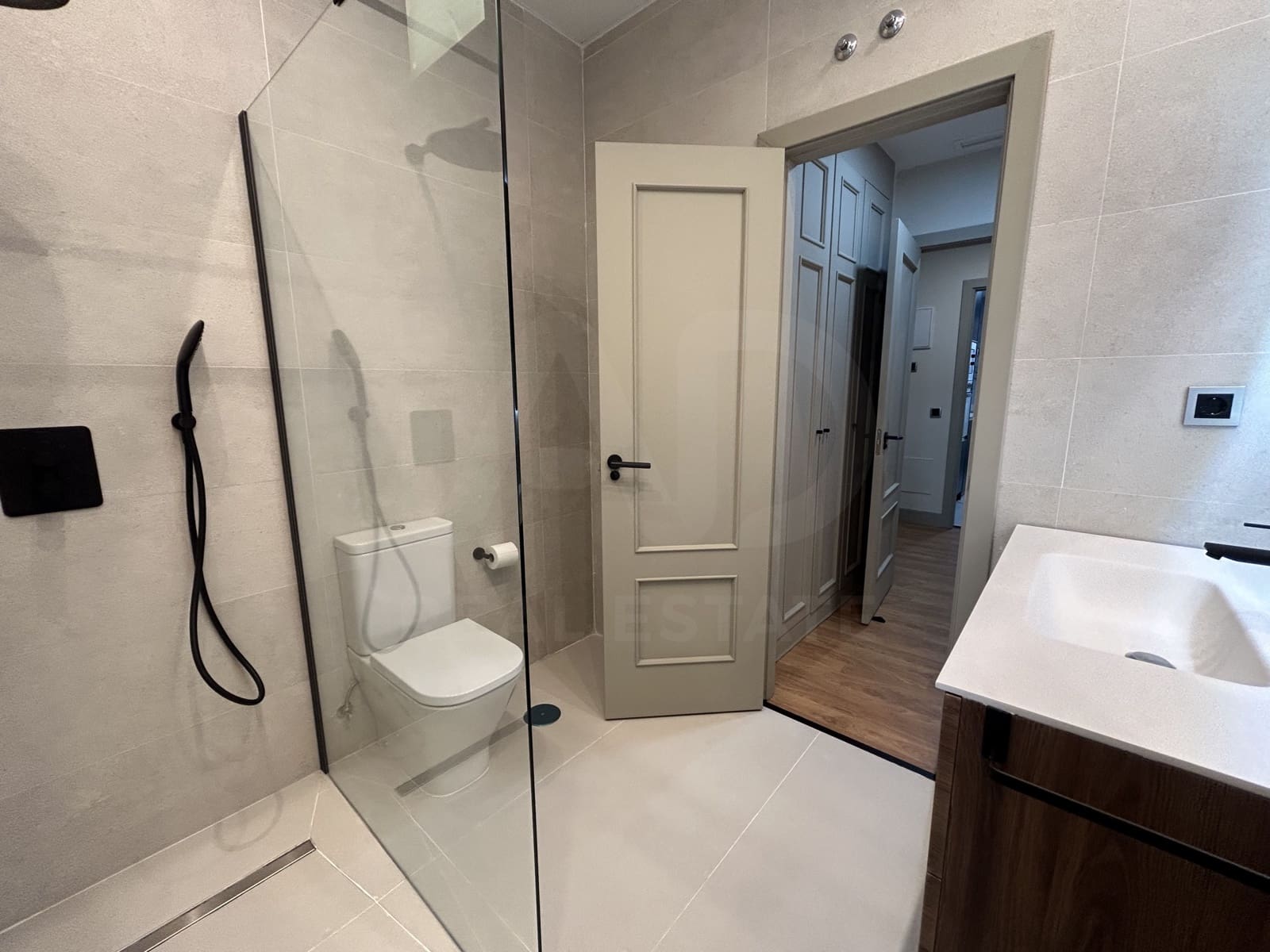 1 bedroom Apartment for rent in Madrid city with pool garage - € 1,400 (Ref: 10162585)