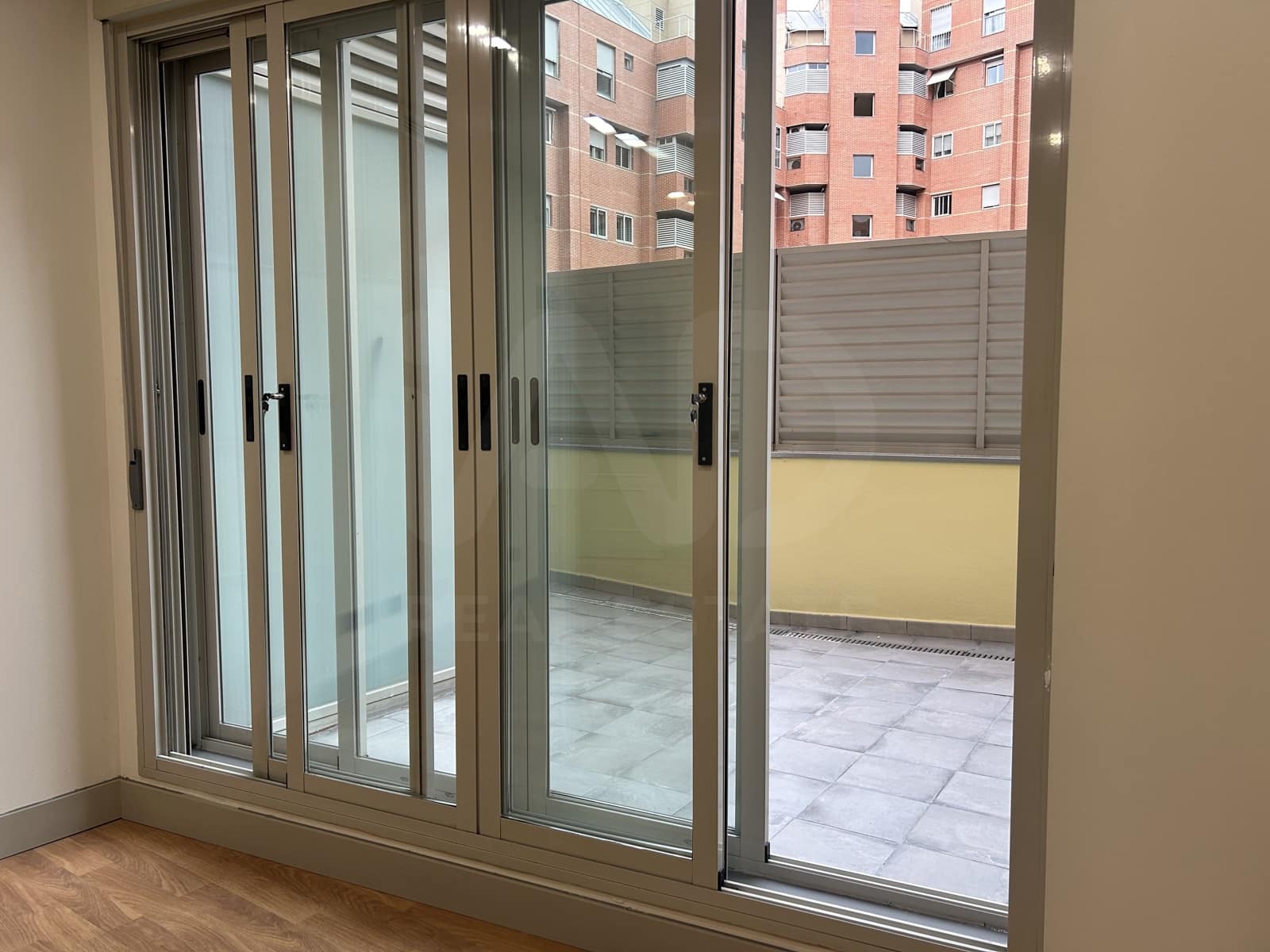 1 bedroom Apartment for rent in Madrid city with pool garage - € 1,400 (Ref: 10162585)