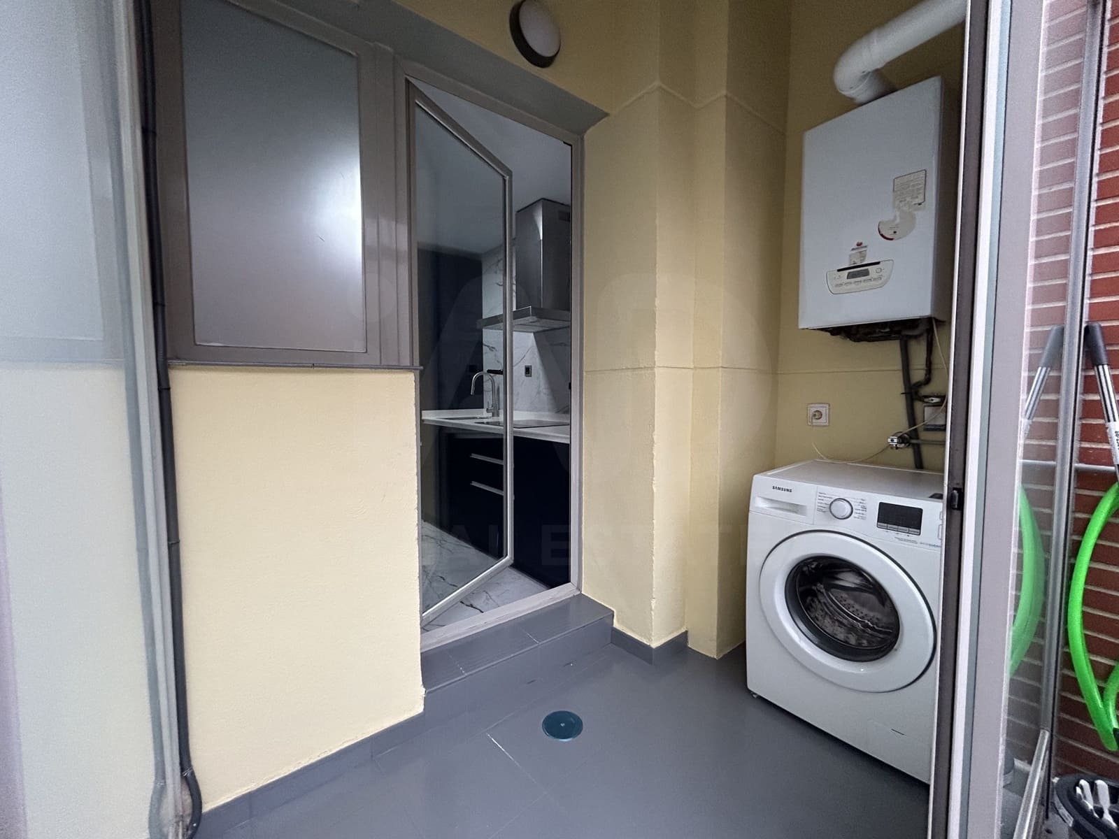 1 bedroom Apartment for rent in Madrid city with pool garage - € 1,400 (Ref: 10162585)