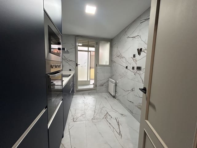 1 sypialnia Apartament do wynajęcia w Legazpi, Miasto Madryt z basenem garażem - 1 400 € (Ref: 10162585)