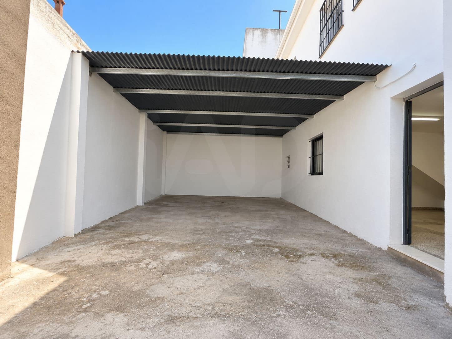 Commercial for sale in Lepe - € 136,500 (Ref: 10162586)