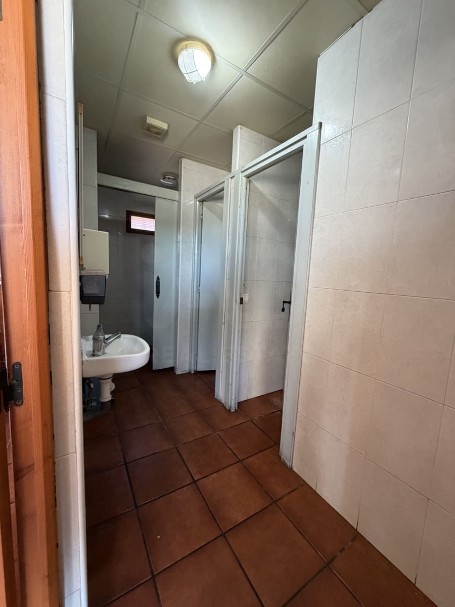 8 bedroom Commercial for sale in Ataquines - € 390,000 (Ref: 10163534)