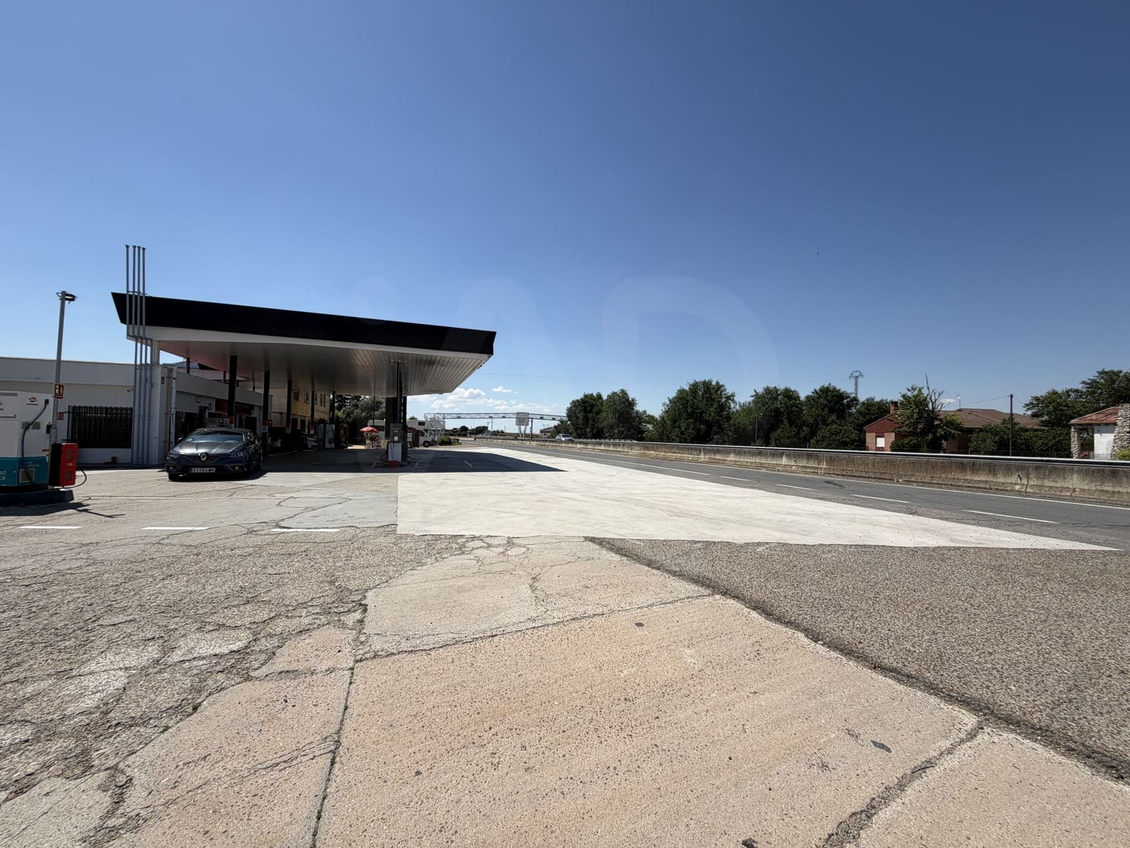 8 bedroom Commercial for sale in Ataquines - € 390,000 (Ref: 10163534)