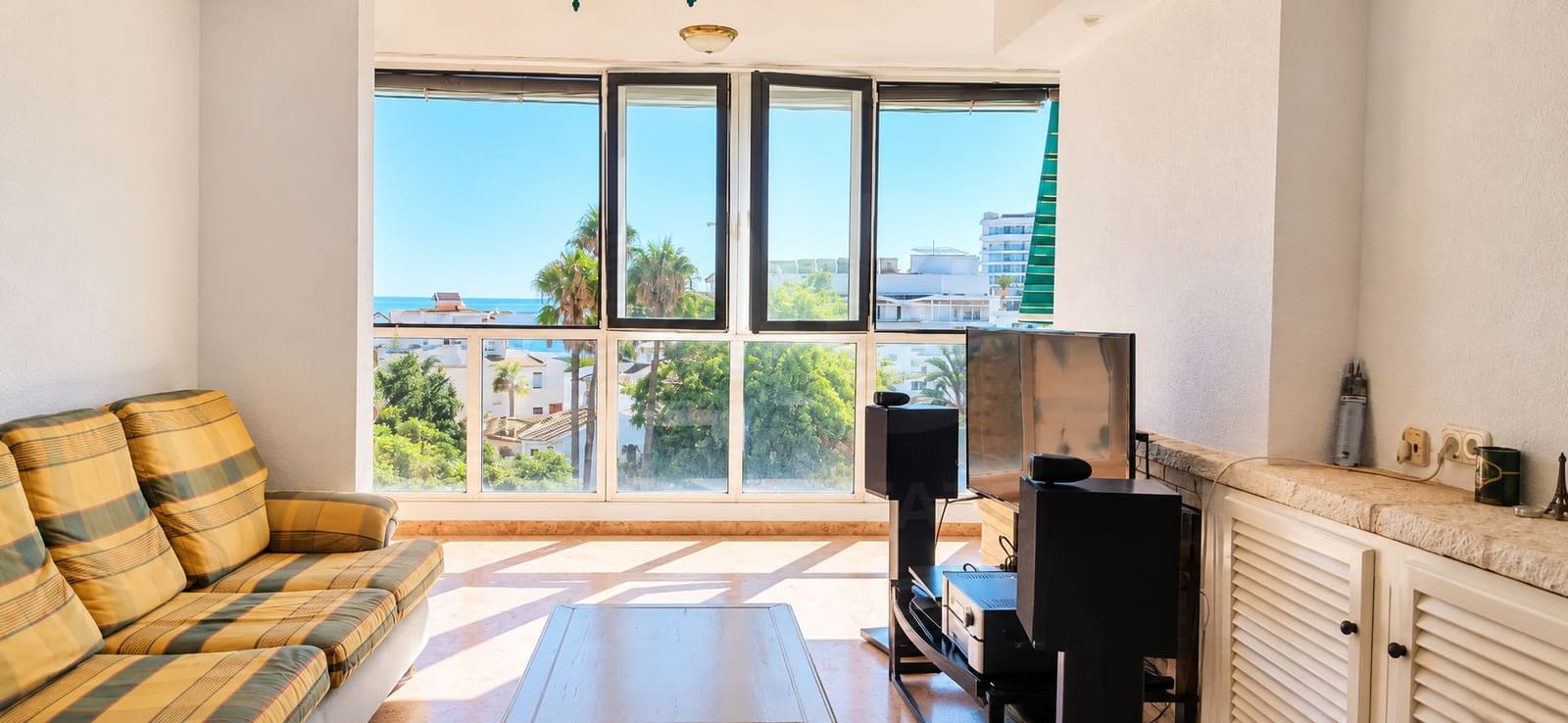 2 soveværelse Lejlighed til salg i Torremolinos med swimmingpool garage - € 439.000 (Ref: 10163657)
