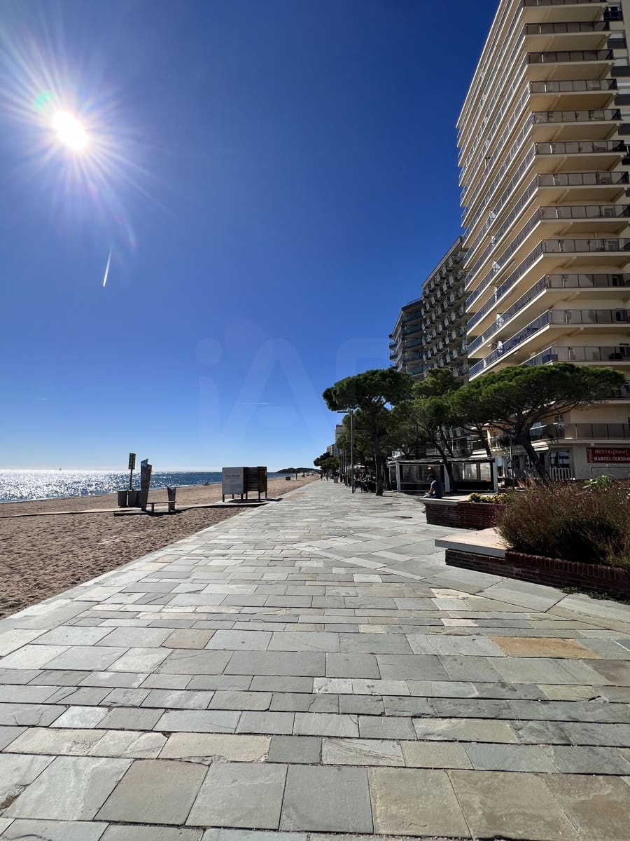 2 bedroom Apartment for sale in Platja d'Aro with garage - € 480,000 (Ref: 10163659)