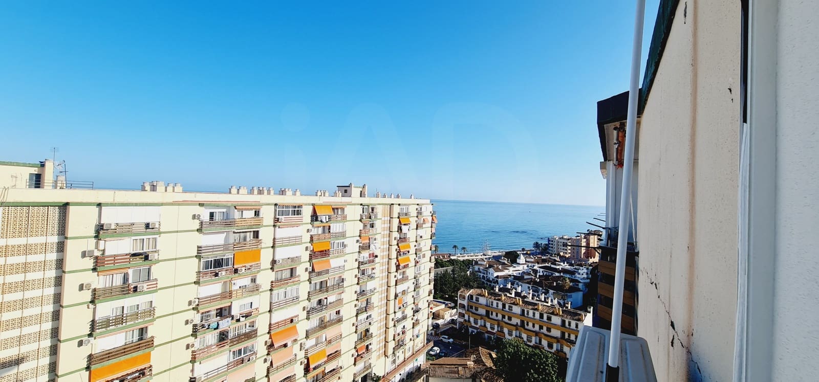Huoneisto myytävänä paikassa Benalmadena mukana uima-altaan - 211 000 € (Ref: 10163664)