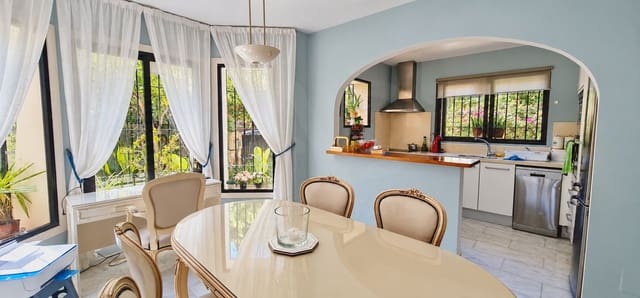 4 soverom Villa til salgs i Calahonda, Mijas med svømmebasseng garasje - € 950 000 (Ref: 10163665)