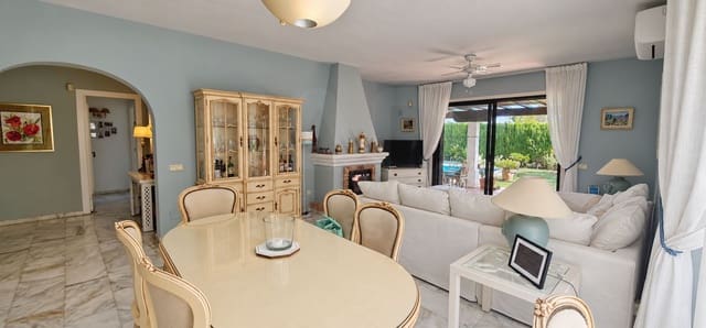 4 soverom Villa til salgs i Calahonda, Mijas med svømmebasseng garasje - € 950 000 (Ref: 10163665)
